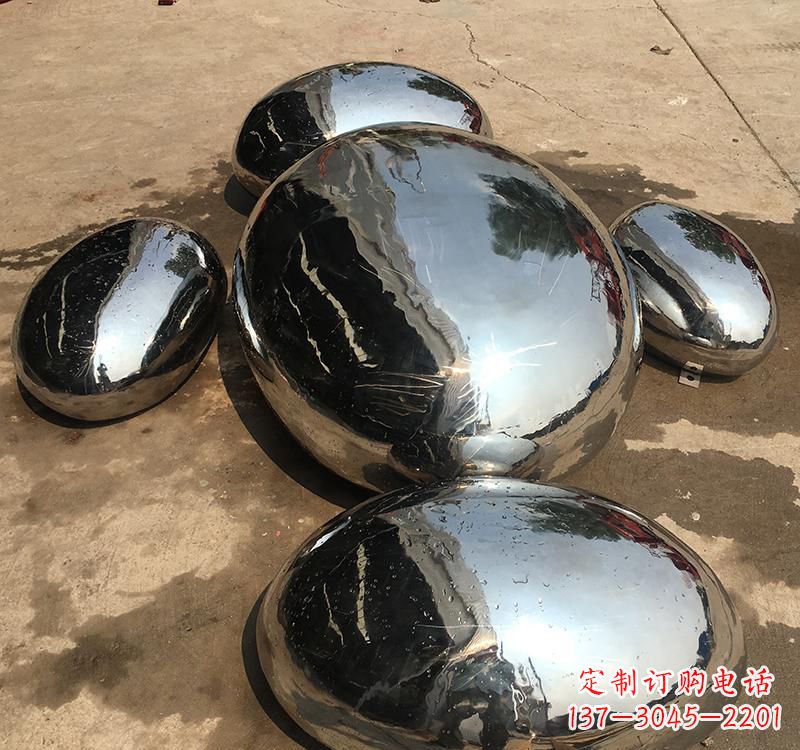 贵州不锈钢水滴雕塑精致而又充满力量