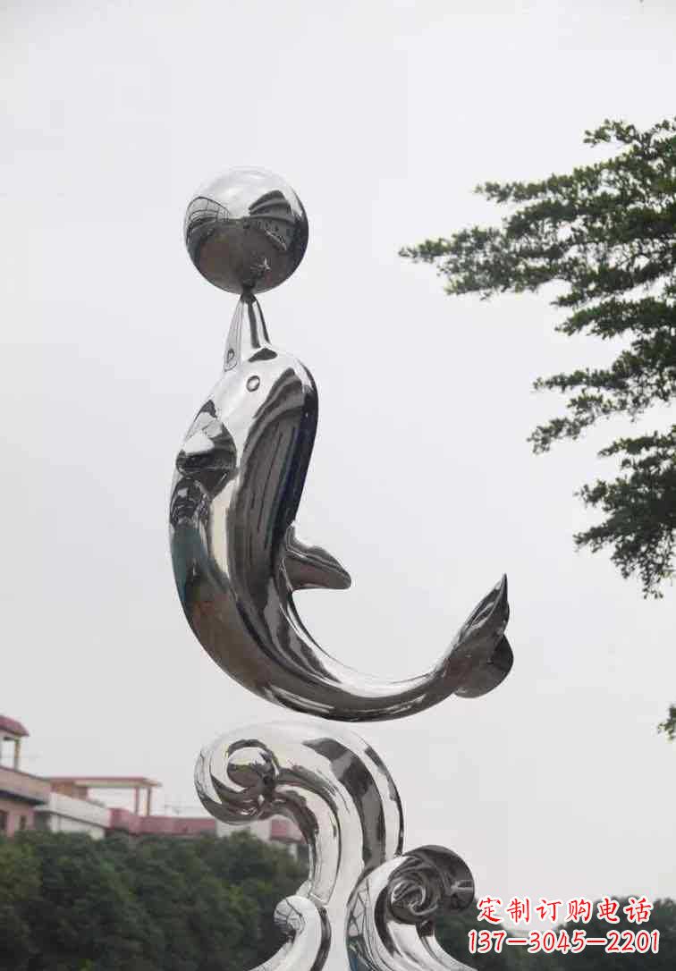 贵州海豚雕塑增添不锈钢广场的魅力