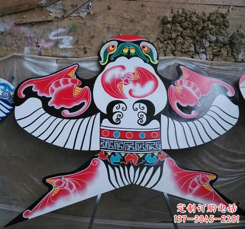 贵州精美的凤凰雕塑