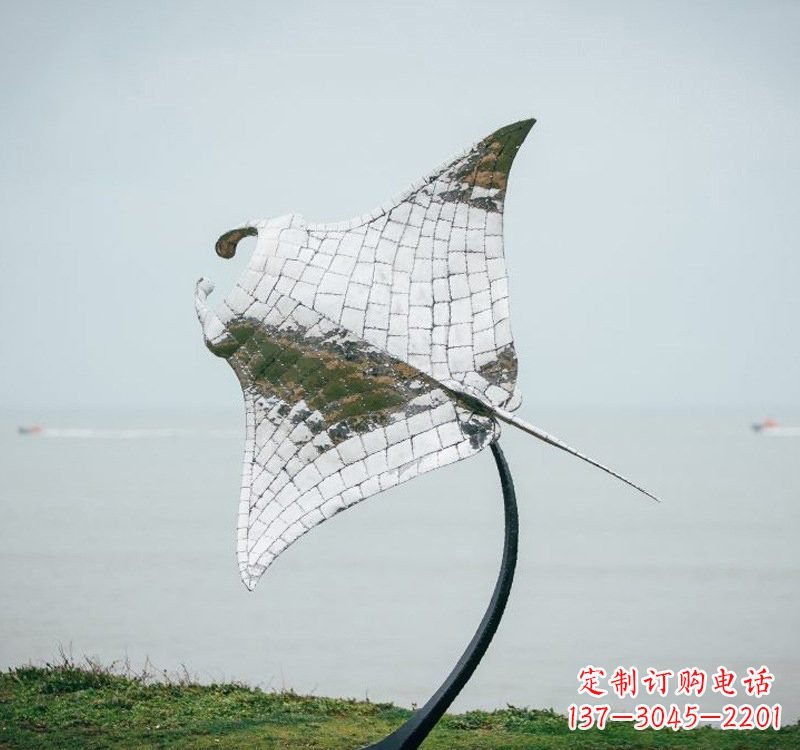 贵州不锈钢海洋动物蝠鲼雕塑艺术与环保的完美结合