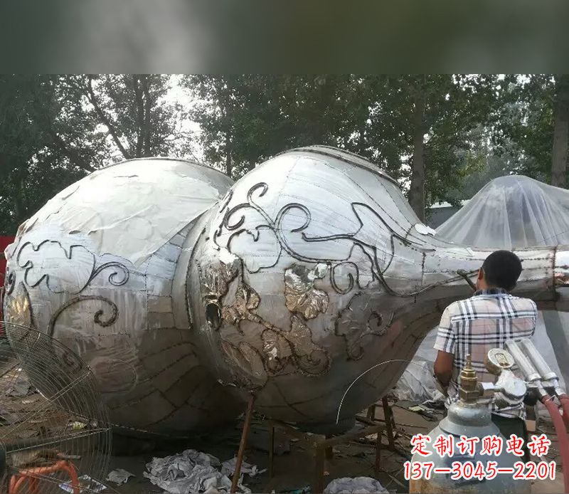 贵州不锈钢葫芦雕塑精美绝伦