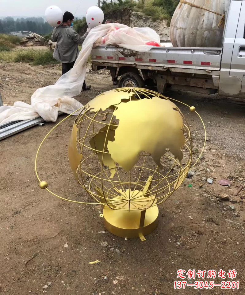 贵州不锈钢金属校园地球仪雕塑把环保理念展现在校园