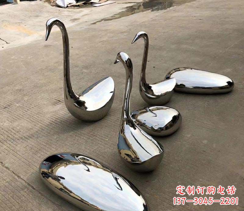 贵州精美绝伦的鹅卵石雕塑