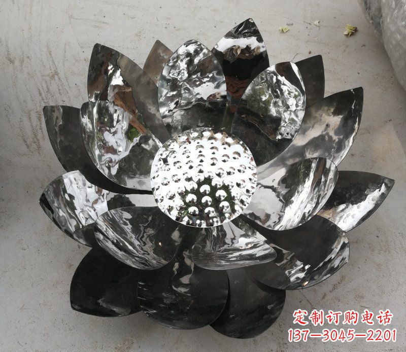 贵州不锈钢镜面的荷花雕塑——彰显美丽与恬静