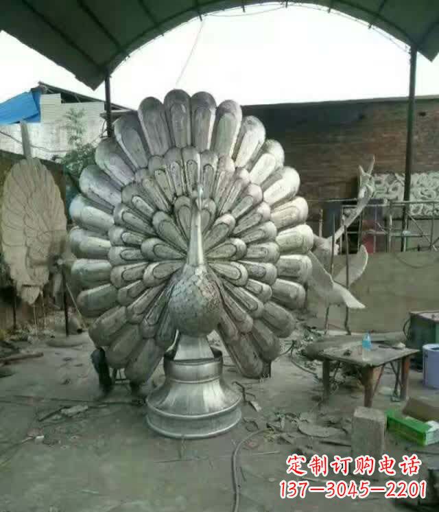 贵州该孔雀雕塑
