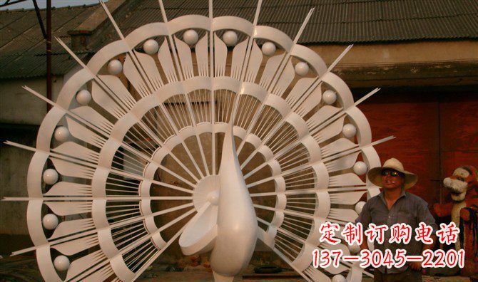 贵州不锈钢孔雀开屏雕塑
