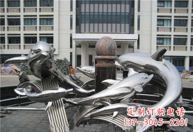 贵州海豚雕塑融合浪漫和优雅