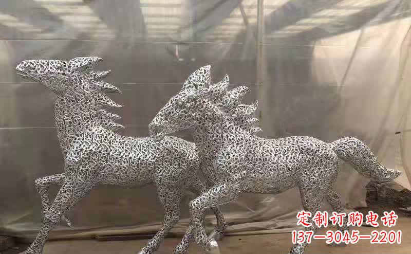贵州不锈钢马雕塑精美而又富有动感