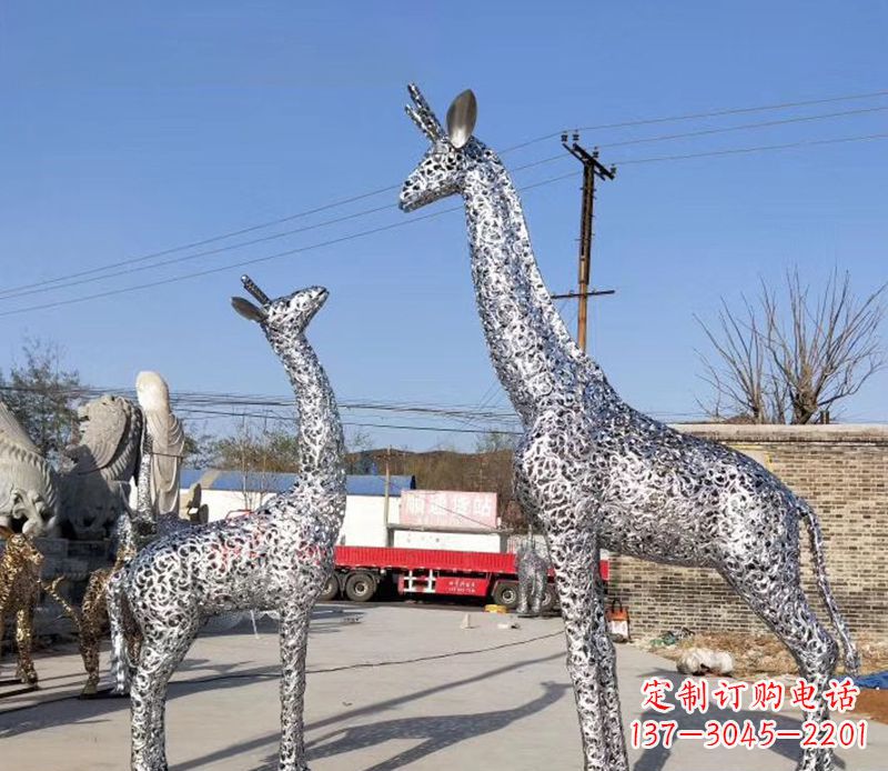 贵州不锈钢镂空长颈鹿雕塑