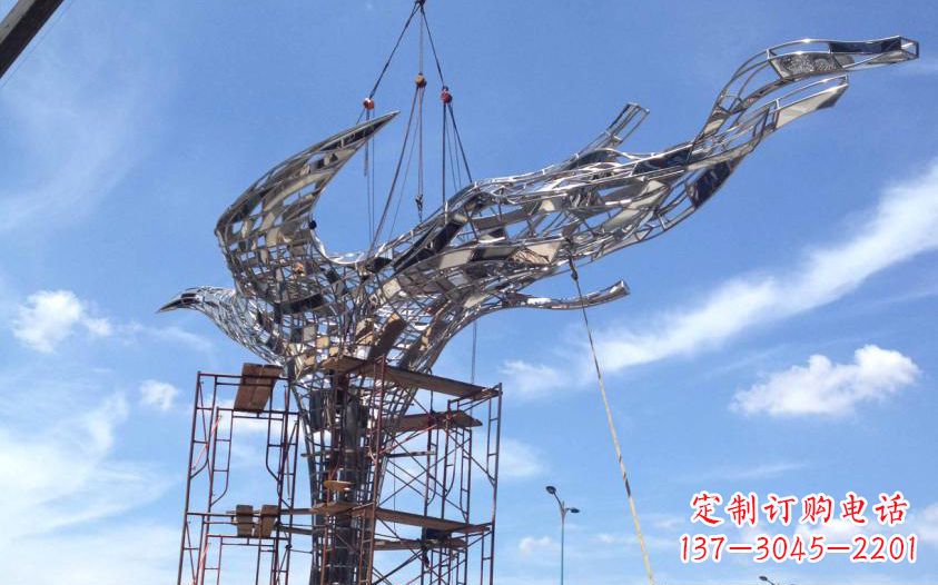 贵州不锈钢镂空鸽子雕塑美丽的象征