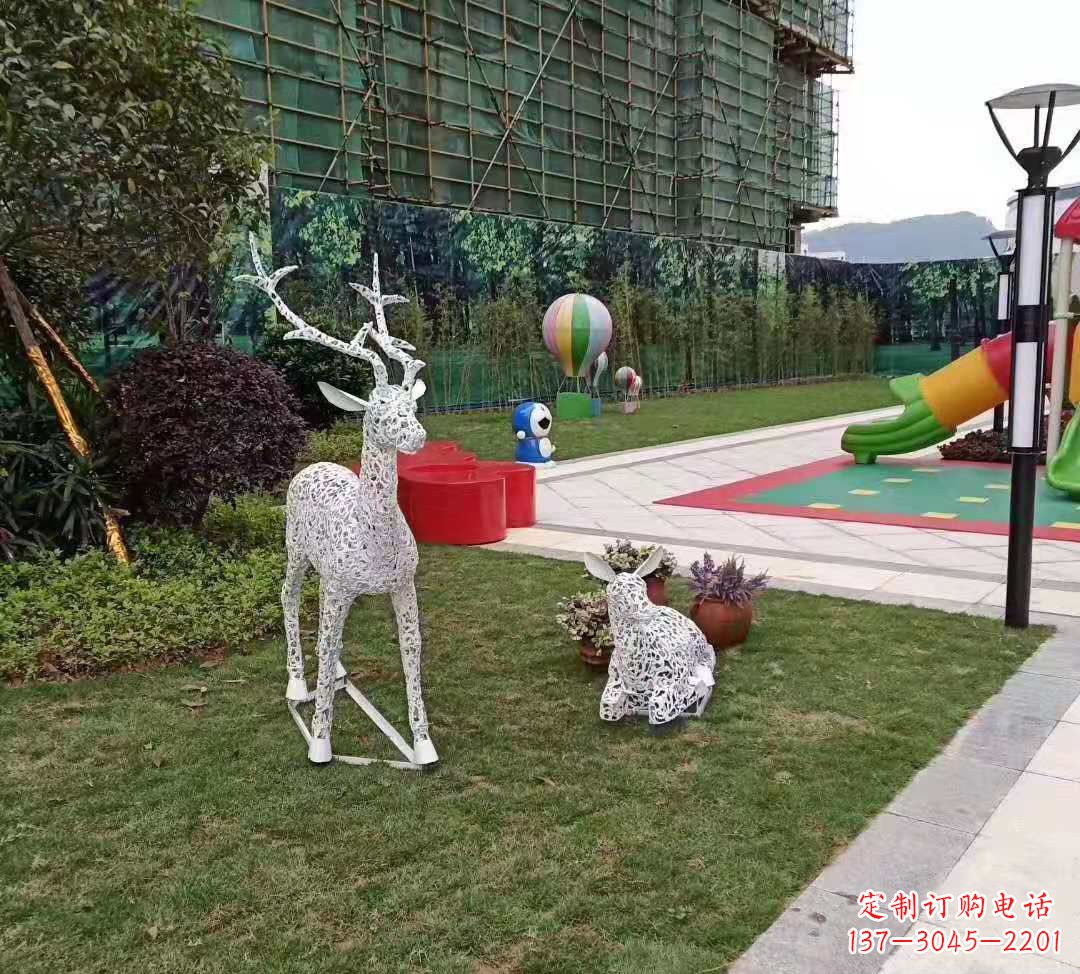 贵州不锈钢梅花鹿雕塑点亮公园景观