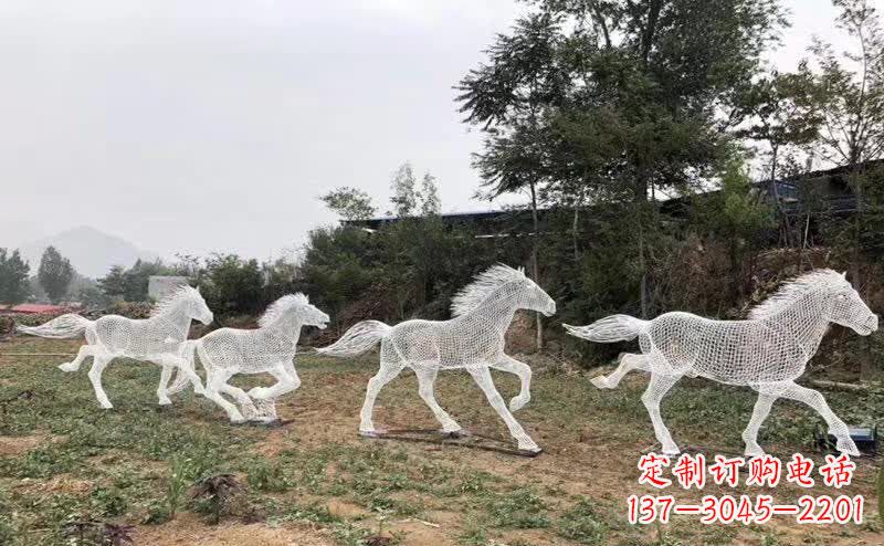贵州不锈钢马雕塑勇往直前