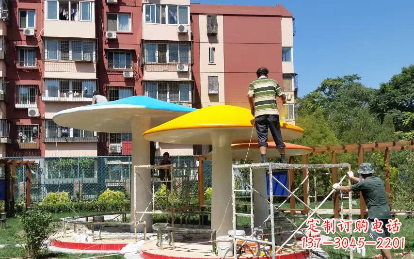 贵州不锈钢蘑菇凉亭——精美雕塑点缀绿意