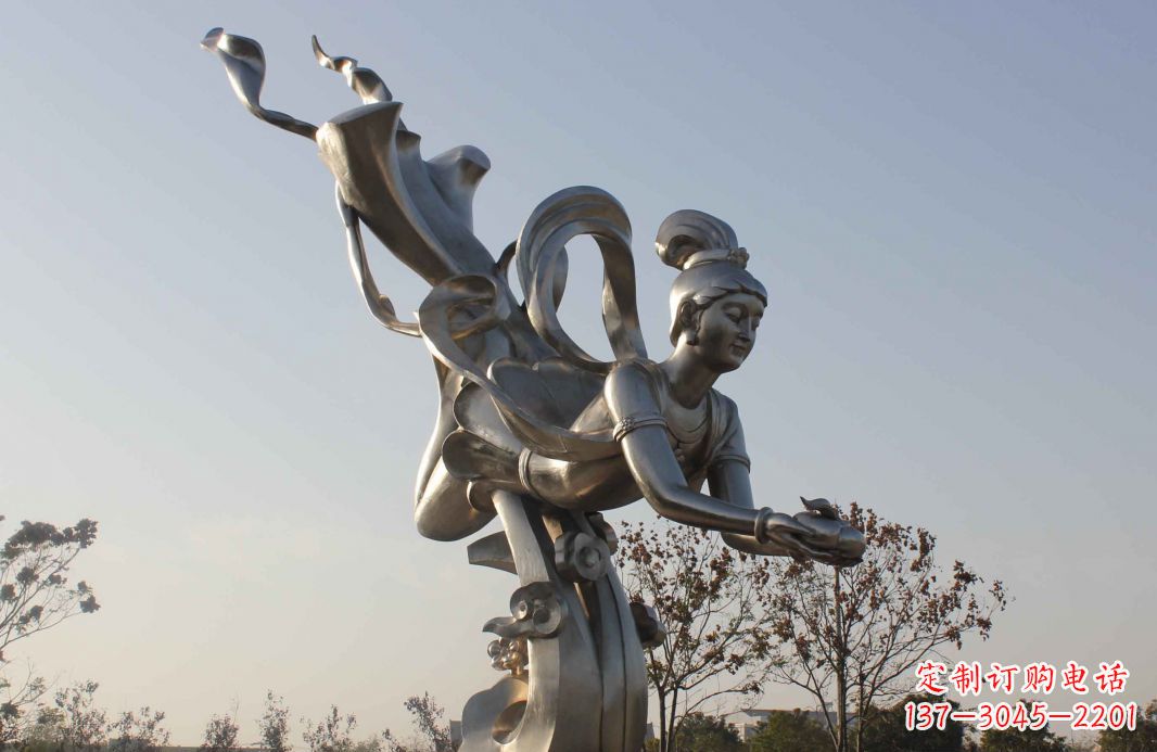 贵州蟠桃祈福精美不锈钢雕塑