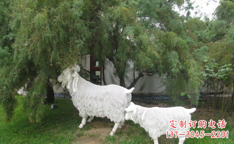 贵州不锈钢山羊雕塑静谧中的动态美
