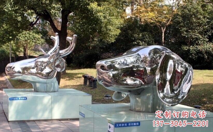 贵州十二生肖头像景观雕塑
