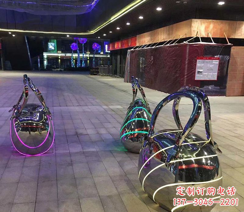 贵州不锈钢手提包雕塑精美艺术品