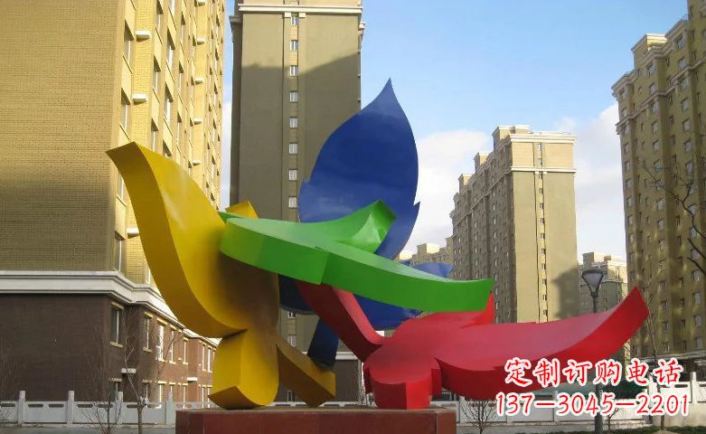 贵州不锈钢树叶景观雕塑美丽而精致