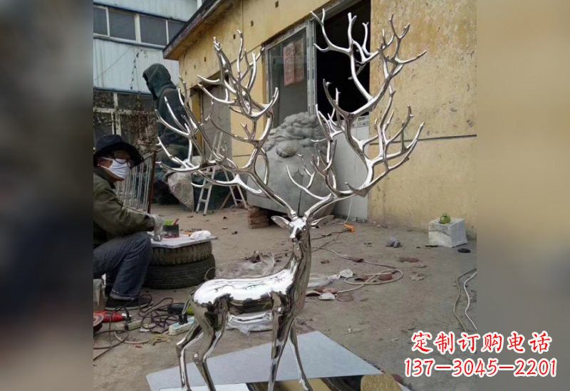 贵州不锈钢树枝鹿雕塑艺术精美的自然之美