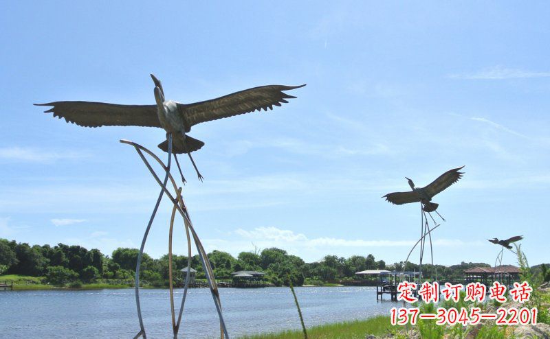 贵州不锈钢仙鹤雕塑象征着自由之美