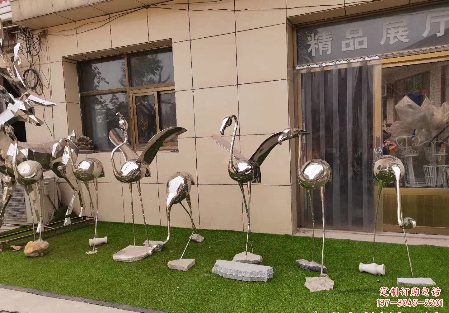 贵州不锈钢仙鹤景观雕塑精美雕塑展现优美的仙鹤之美