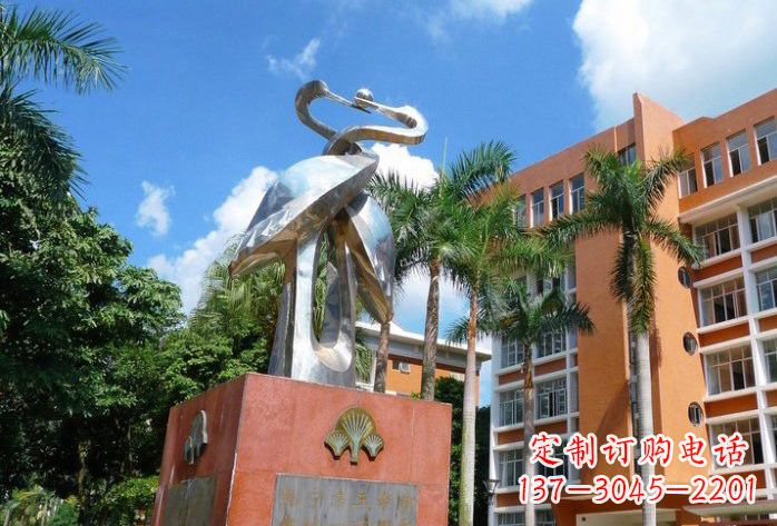 贵州不锈钢仙鹤雕塑美丽而神秘