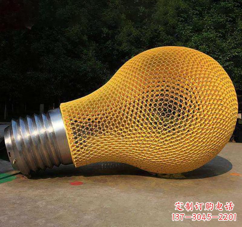 贵州不锈钢灯泡雕塑点亮小区景观
