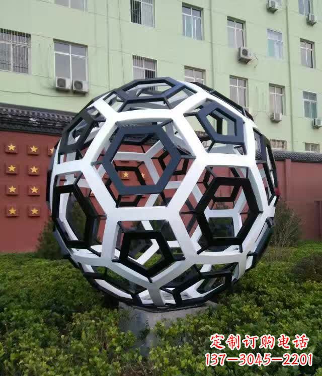 贵州不锈钢足球雕塑缔造校园新风貌
