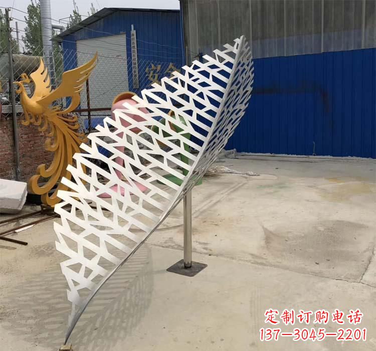 贵州不锈钢园林树叶雕塑