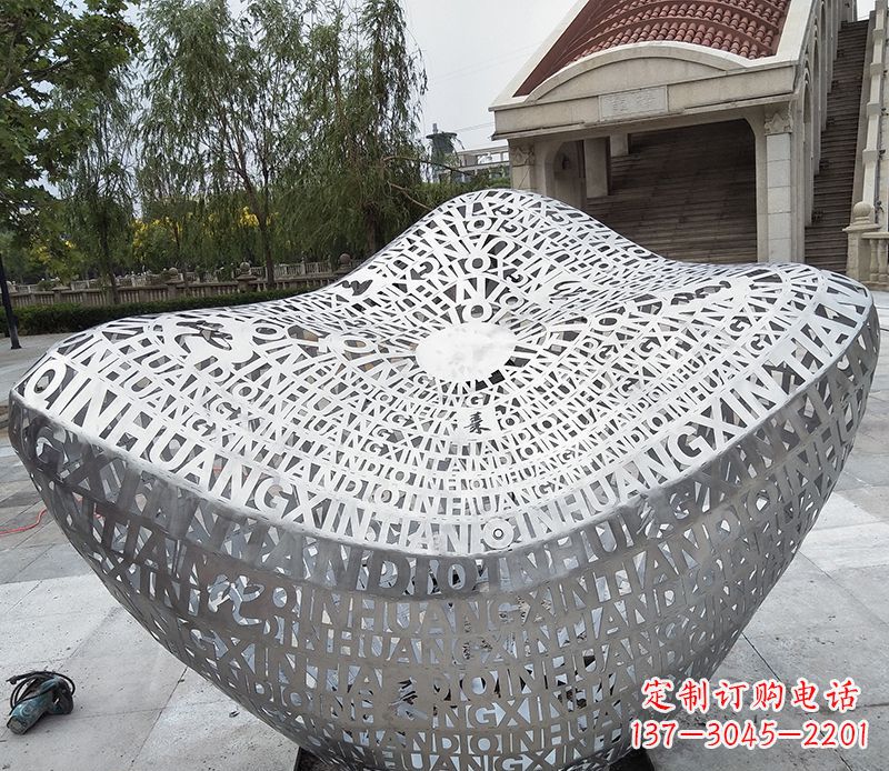 贵州不锈钢字母元宝雕塑精美艺术精品