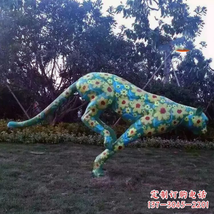 贵州玻璃钢彩绘豹子雕塑艺术与自然的完美结合