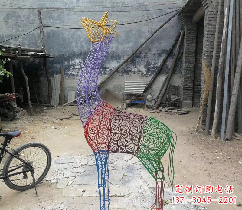 贵州彩色不锈钢镂空梅花鹿雕塑——精美艺术品