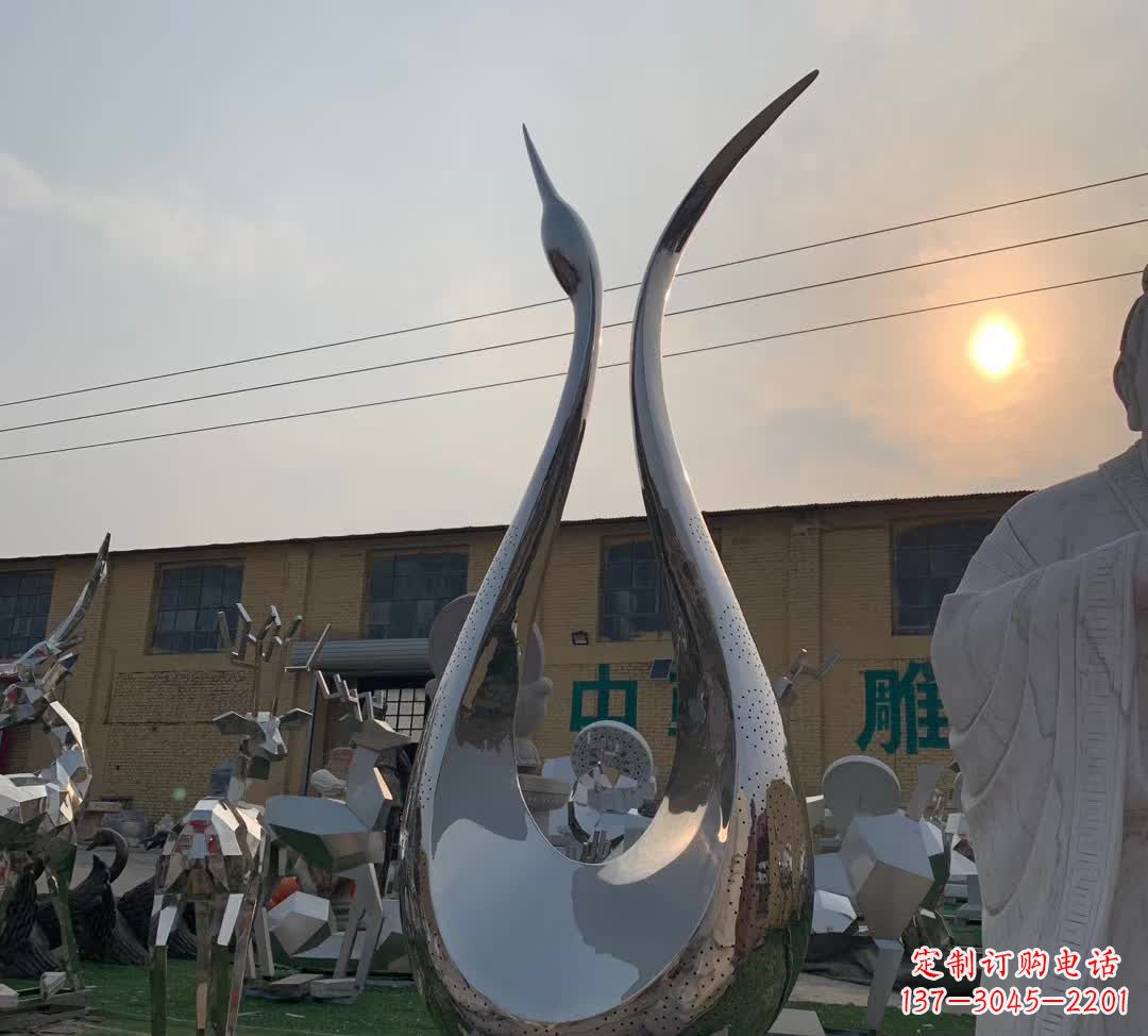 贵州雕塑镜面天鹅