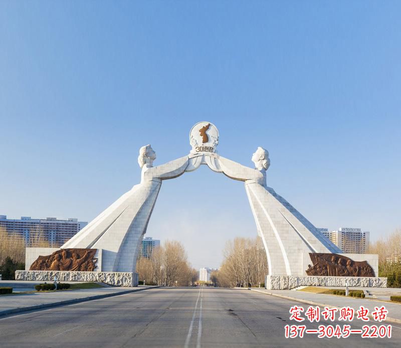 贵州城市街道的拱门雕塑——让城市更加精彩