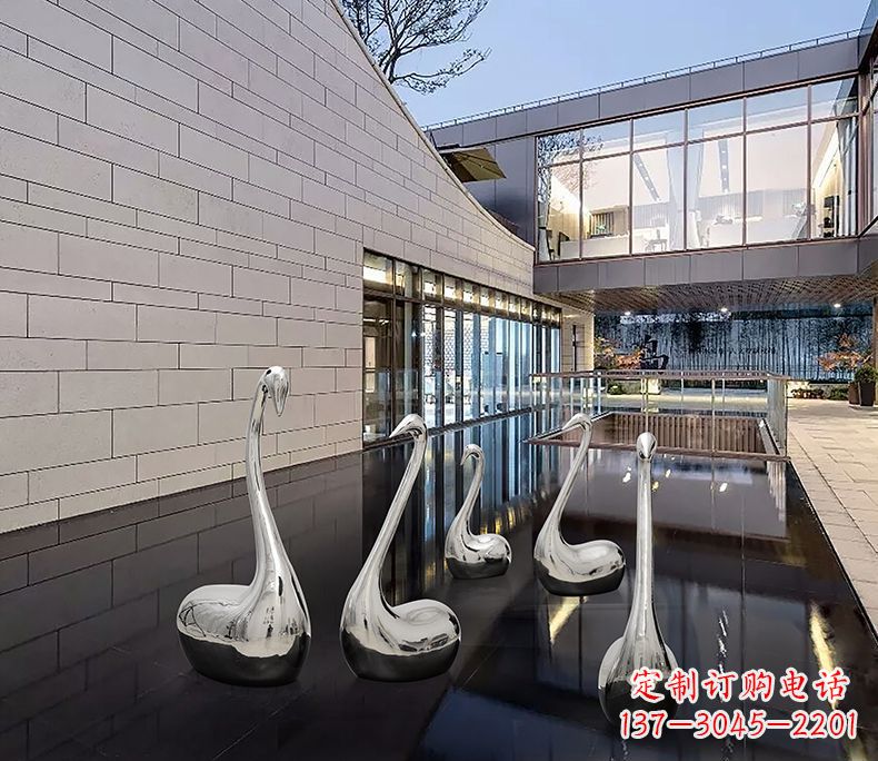 贵州质朴无华的不锈钢天鹅雕塑