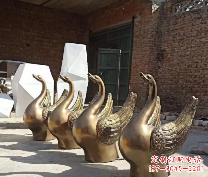 贵州抽象广场天鹅铜雕