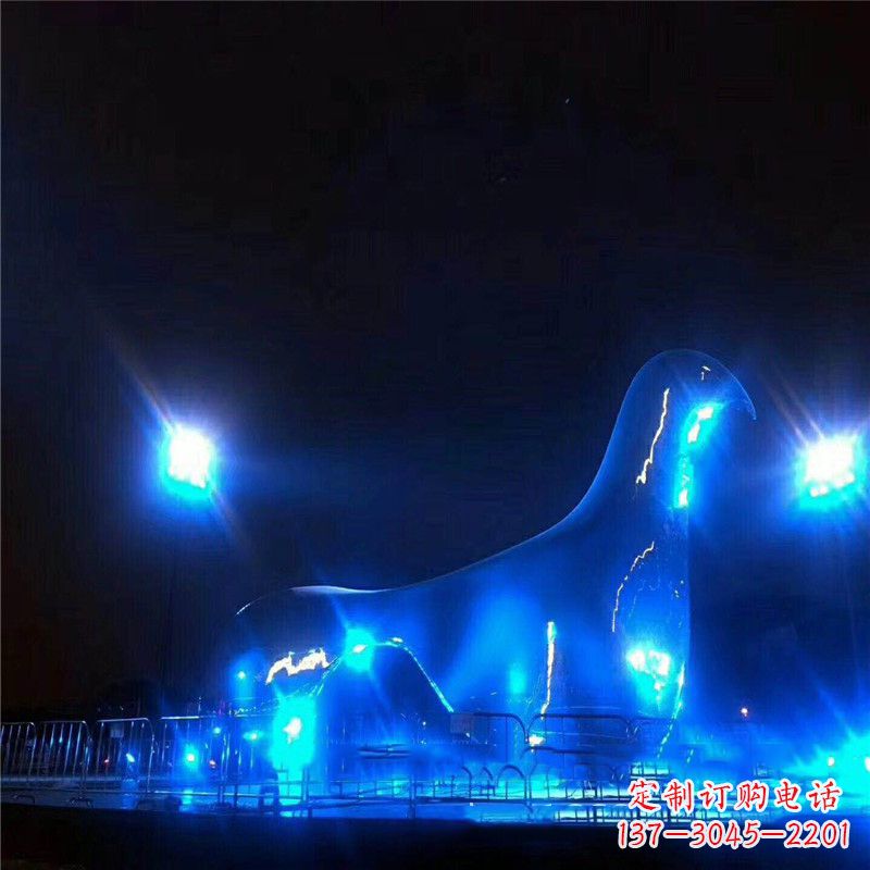 贵州鸽子雕塑彰显夜景灯光之美