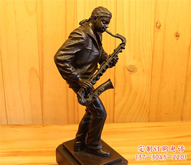 贵州萨克斯雕塑娱乐场所的精灵