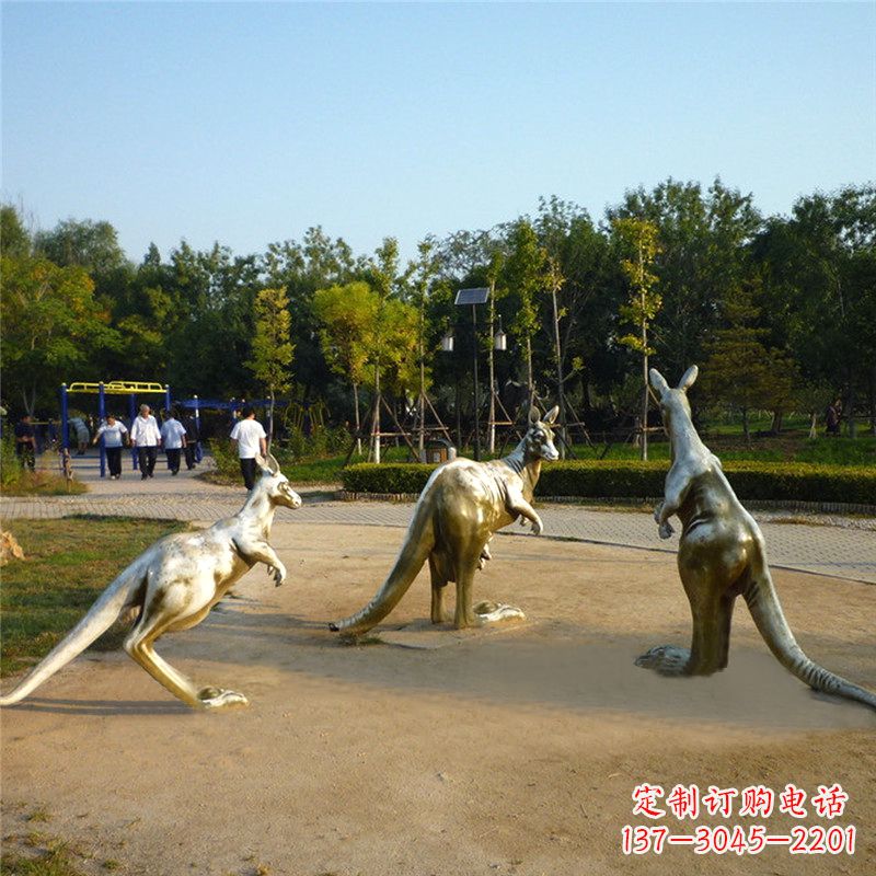贵州袋鼠雕塑点缀小区公园和谐景观