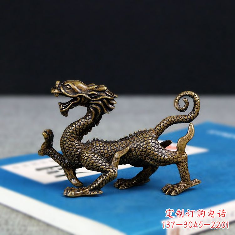 贵州青龙雕塑用纯铜熔铸而成