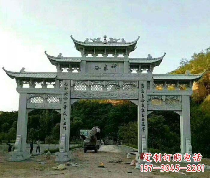 贵州村口石雕牌楼千百年文化瑰宝