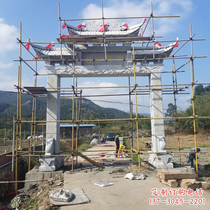 贵州村庄石牌坊雕塑传承民间文化