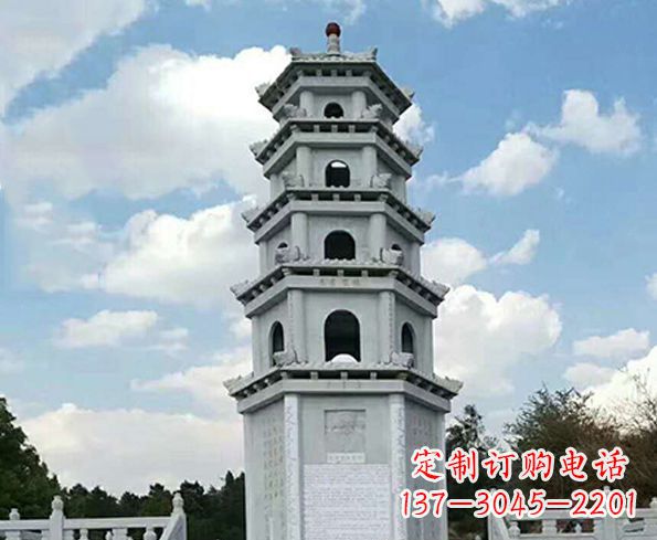 贵州神秘的宝塔雕塑