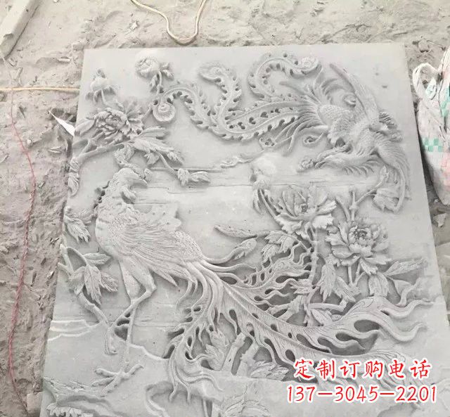 贵州精美的凤凰雕塑