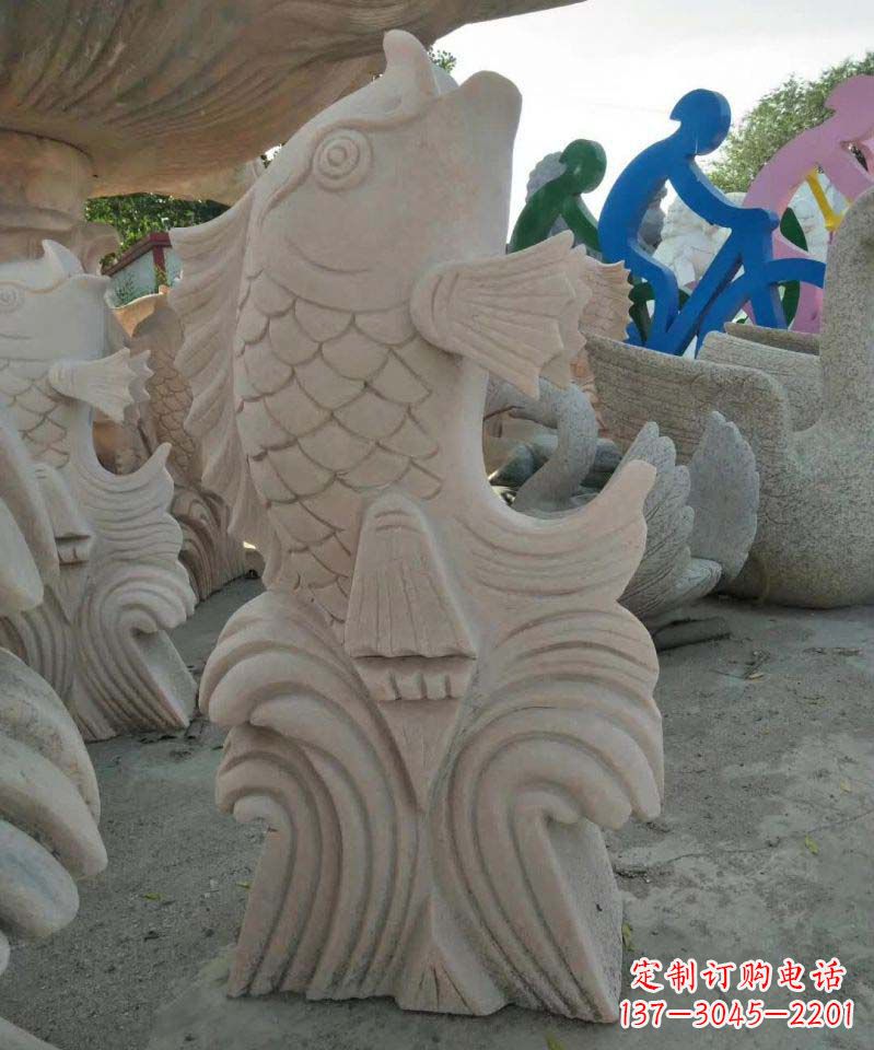 贵州大理石艺术装饰绚丽多彩的鲤鱼雕塑