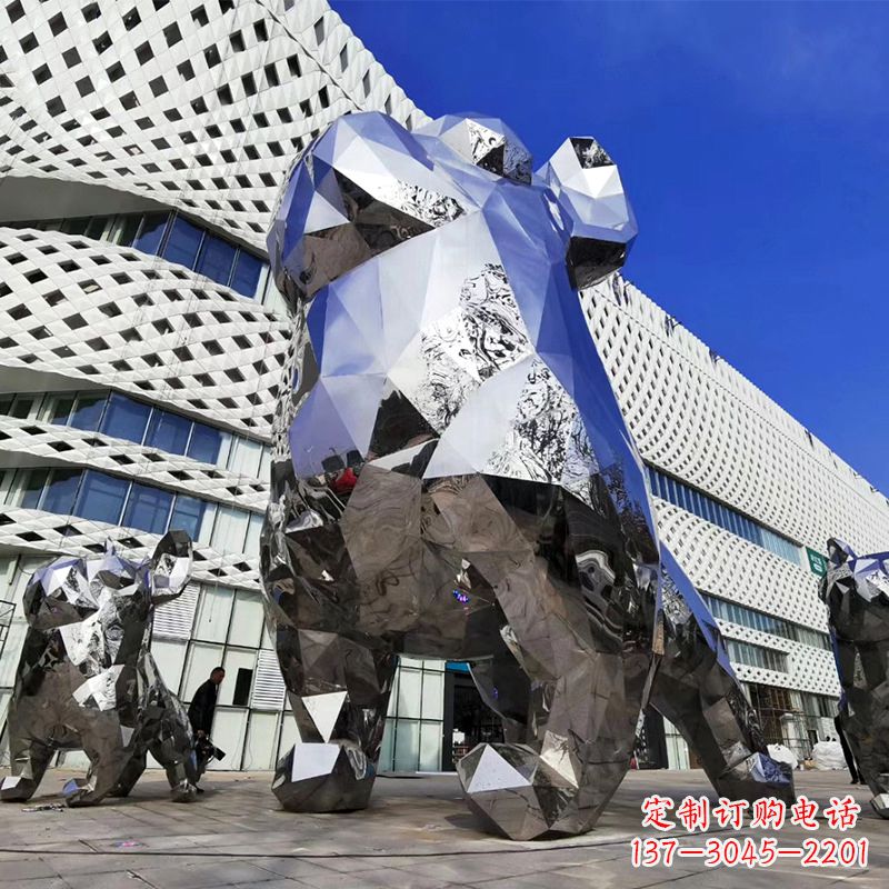 贵州优雅可爱的面部狗雕塑