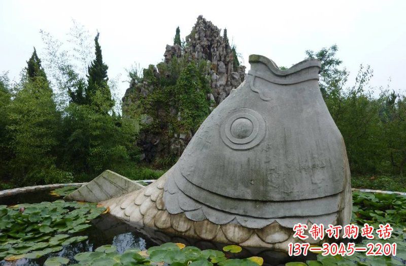 贵州大型喷水鲤鱼石雕