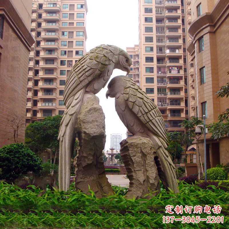 贵州精美石雕鹦鹉雕塑