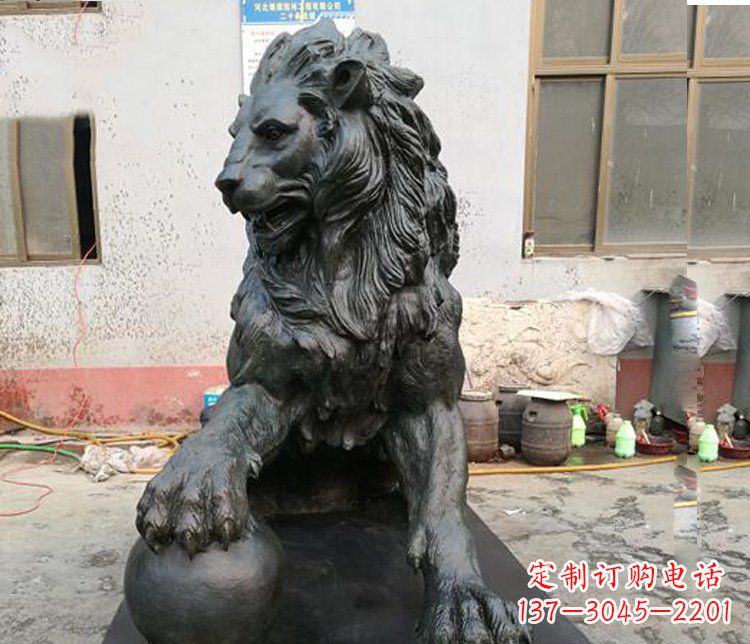 贵州高质量西方踩球狮子铜雕塑