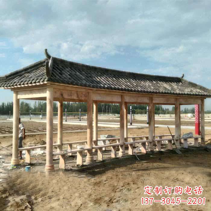 贵州华丽精美的瓦石长廊雕塑